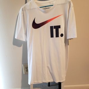 Nike T-shirt